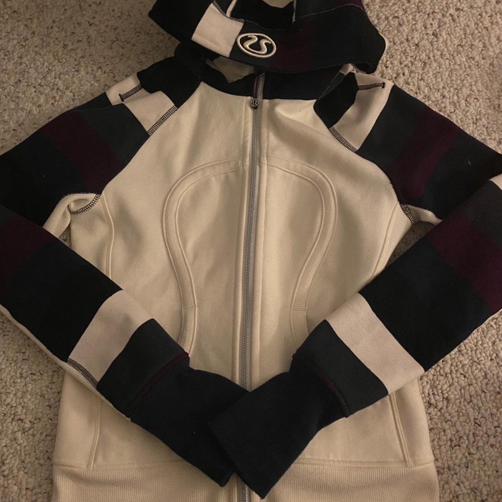 NEW Lulu Zip Up Hoodie